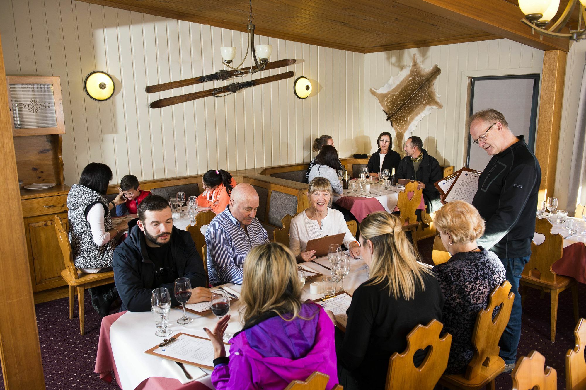 Enzian Hotel Mt Buller マウント・ブラー エクステリア 写真